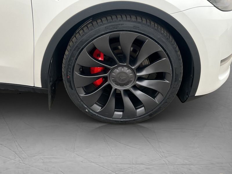 Tesla Model Y bild 13