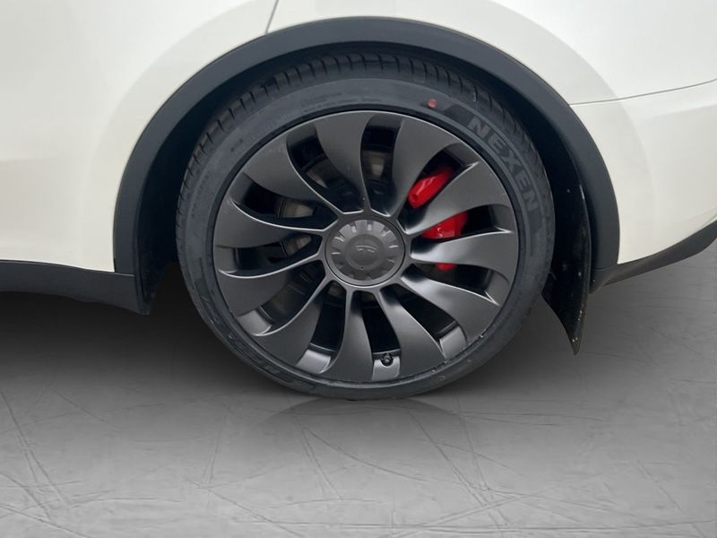 Tesla Model Y bild 11