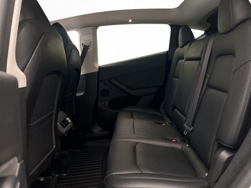 Tesla Model Y bild 19