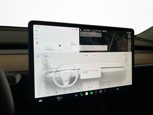 Tesla Model Y bild 31