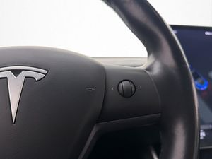 Tesla Model 3 bild 32