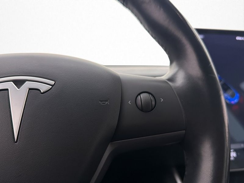 Tesla Model 3 bild 32