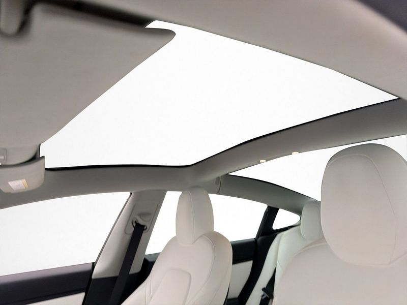 Tesla Model 3 bild 23