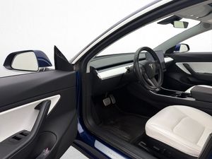 Tesla Model 3 bild 21