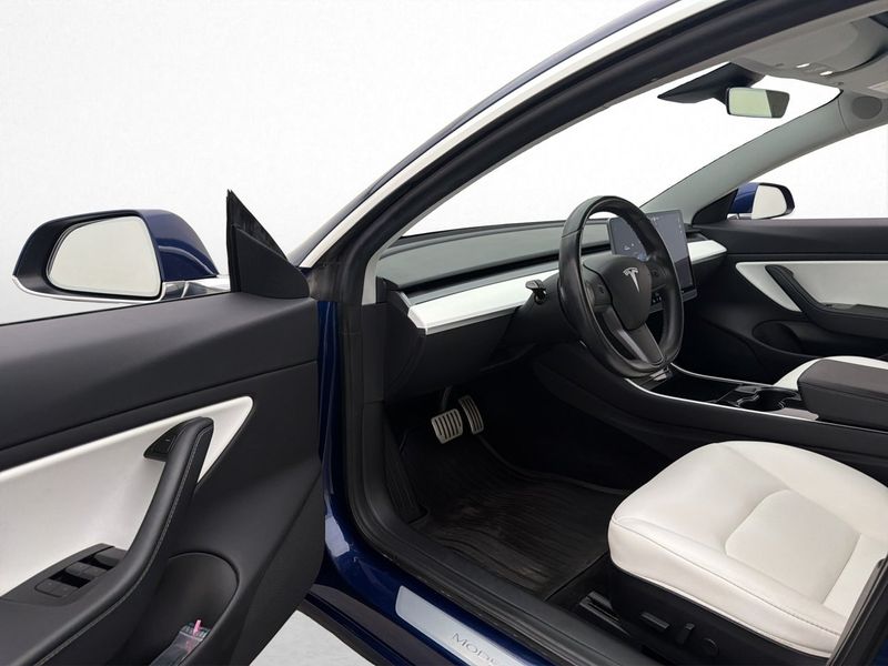 Tesla Model 3 bild 21