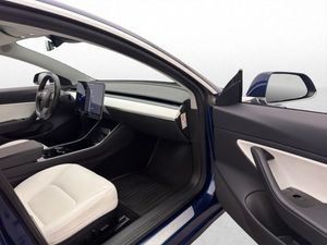 Tesla Model 3 bild 15