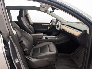 Tesla Model Y bild 14