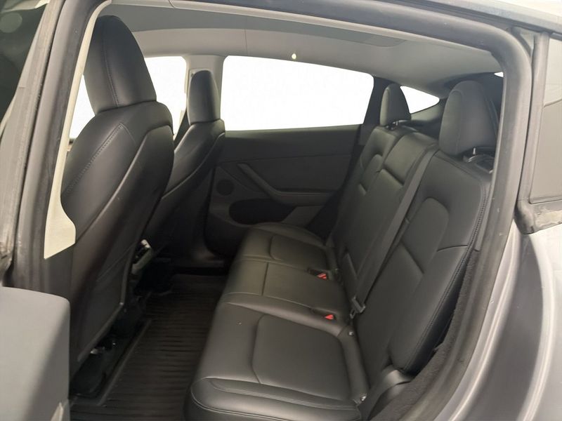 Tesla Model Y bild 18