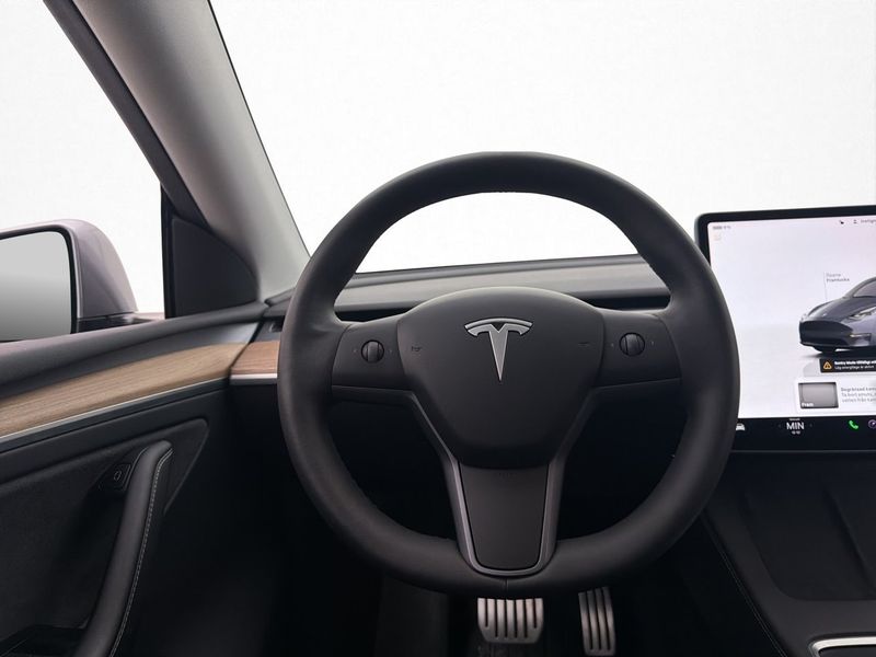 Tesla Model Y bild 20
