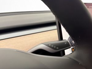 Tesla Model Y bild 34