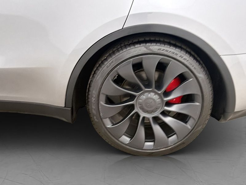 Tesla Model Y bild 11