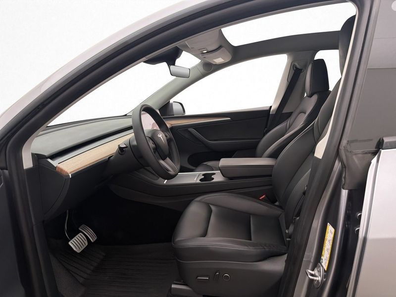 Tesla Model Y bild 22