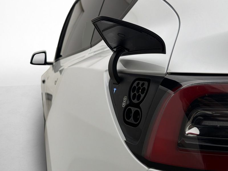 Tesla Model Y bild 19