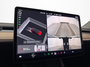 Tesla Model Y bild 28