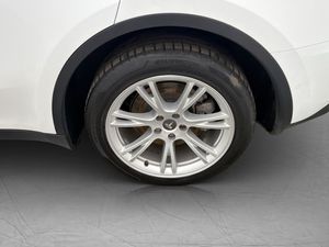 Tesla Model Y bild 11
