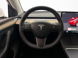 Tesla Model Y bild 22
