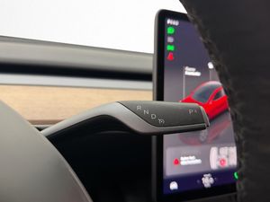 Tesla Model Y bild 34