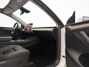 Tesla Model Y bild 15