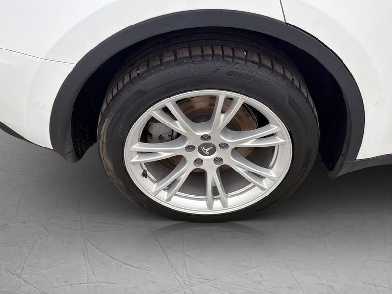 Tesla Model Y bild 12