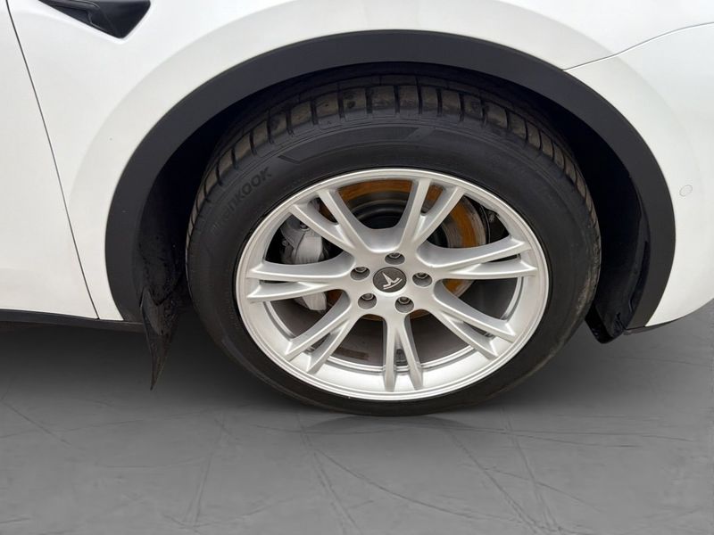 Tesla Model Y bild 13