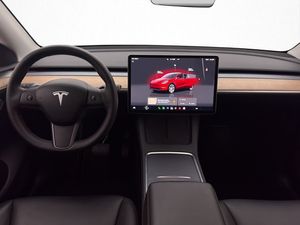 Tesla Model Y bild 21