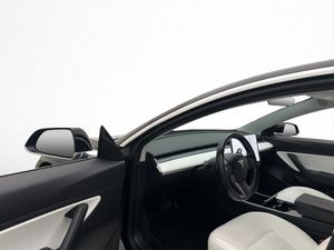 Tesla Model 3 bild 20