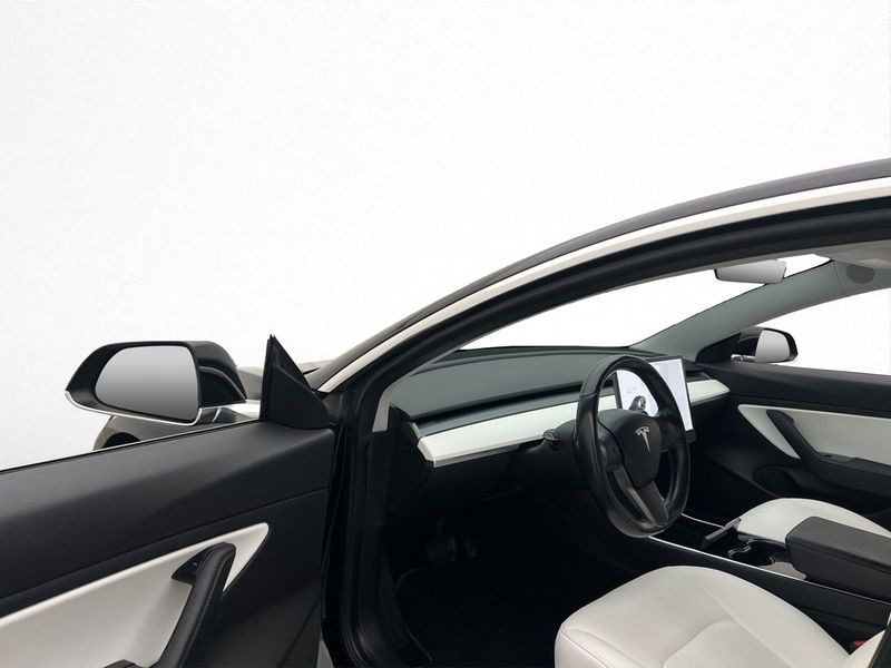 Tesla Model 3 bild 20