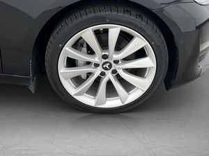 Tesla Model 3 bild 13