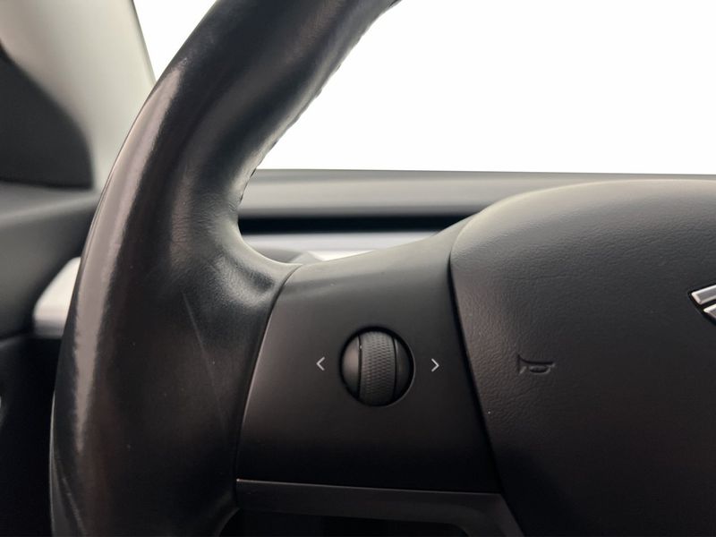 Tesla Model 3 bild 23