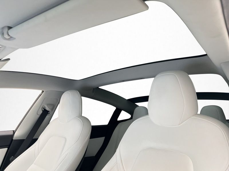 Tesla Model 3 bild 22