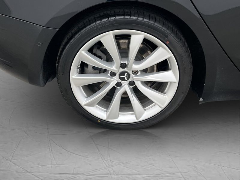 Tesla Model 3 bild 12