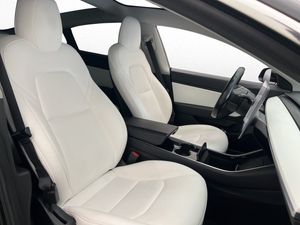 Tesla Model 3 bild 14