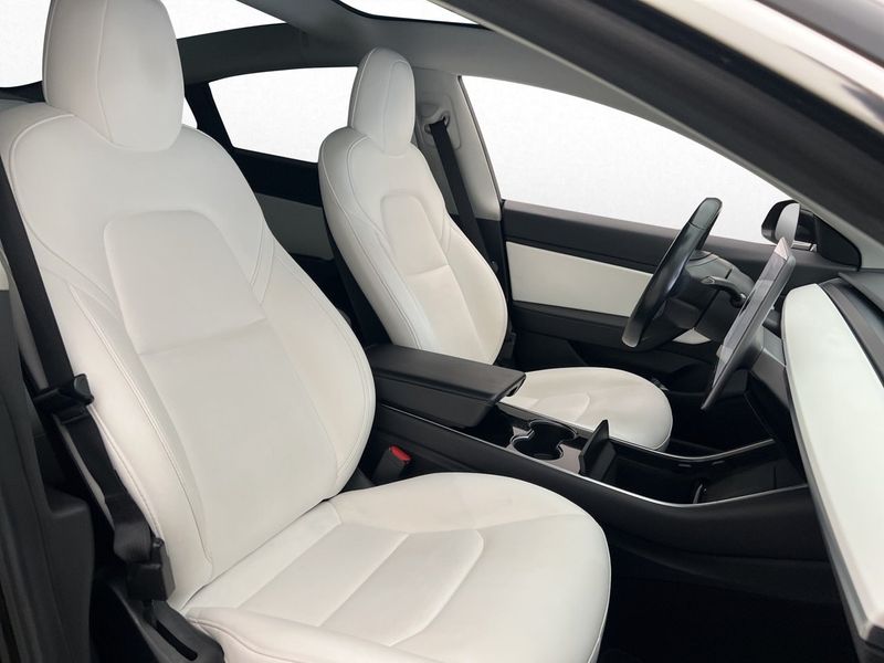 Tesla Model 3 bild 14