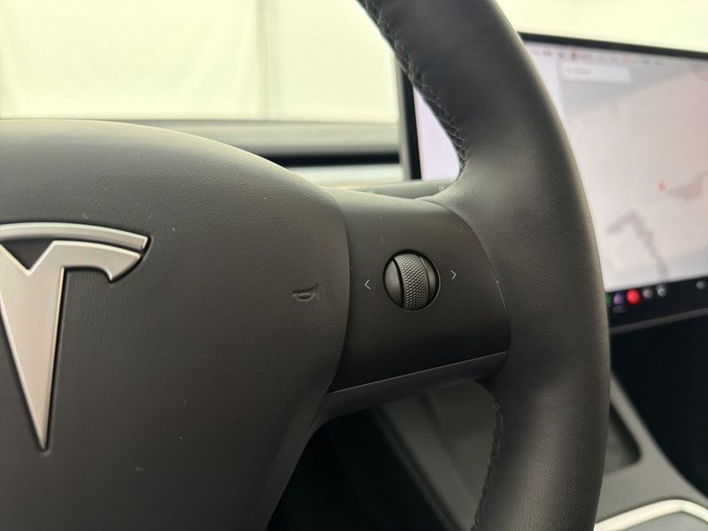 Tesla Model Y bild 32