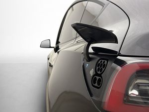 Tesla Model Y bild 19