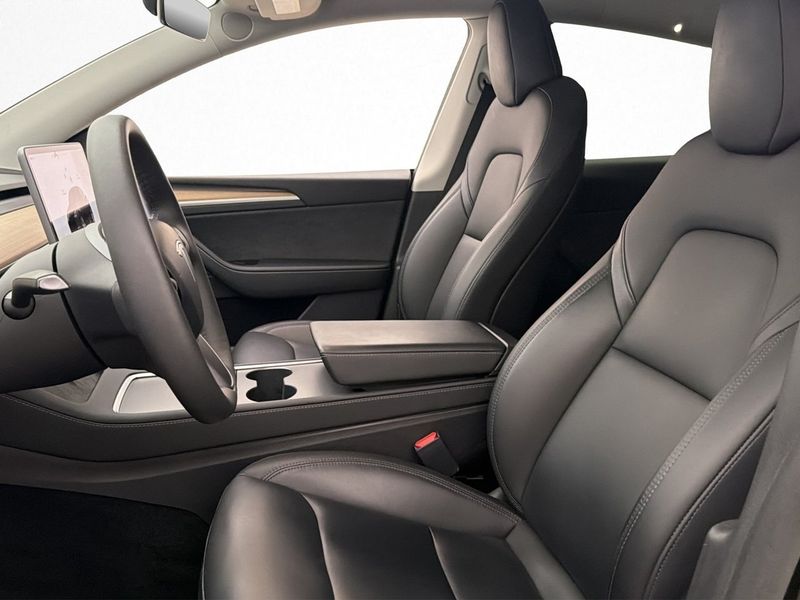 Tesla Model Y bild 34