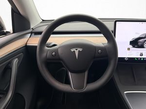 Tesla Model Y bild 22