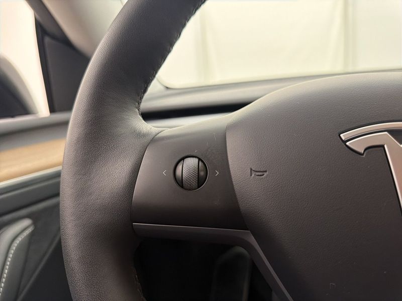 Tesla Model Y bild 31