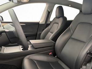 Tesla Model Y bild 23