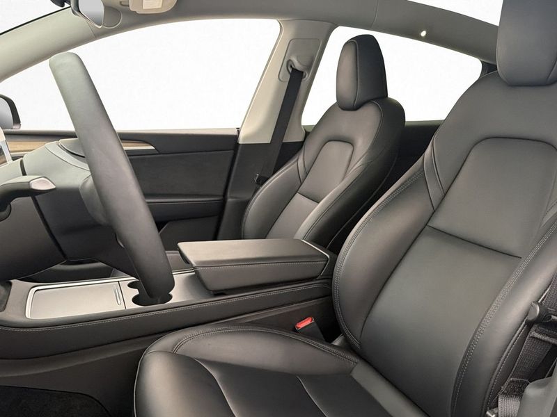 Tesla Model Y bild 23