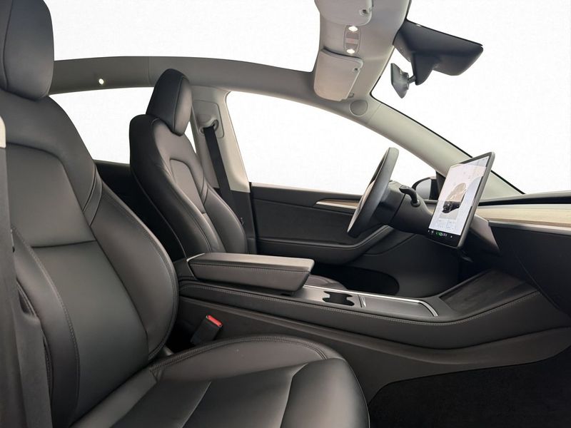 Tesla Model Y bild 14