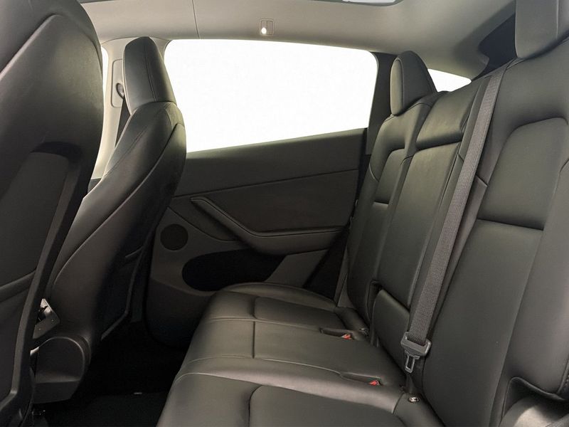 Tesla Model Y bild 19