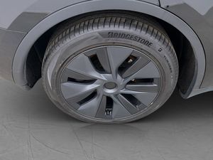Tesla Model Y bild 12