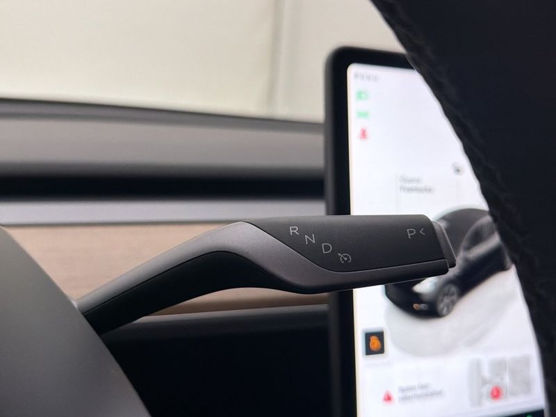 Tesla Model Y bild 34