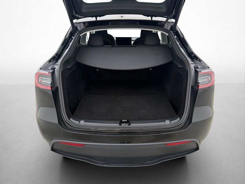Tesla Model Y bild 16