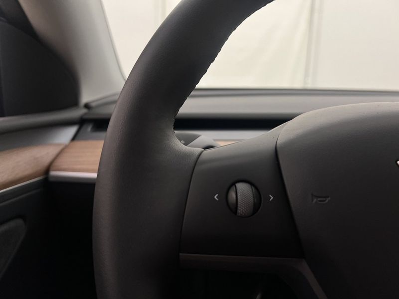 Tesla Model Y bild 38