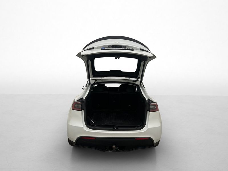 Tesla Model Y bild 17