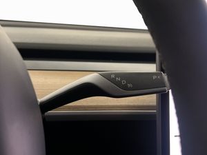 Tesla Model Y bild 27