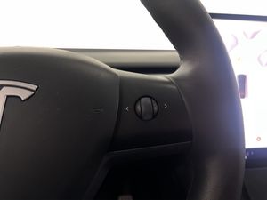 Tesla Model Y bild 26