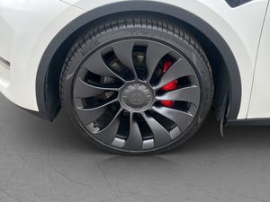 Tesla Model Y bild 10